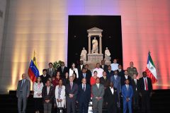 resized_Ofrenda_Floral_Panteon_Nacional_Venezuela-54