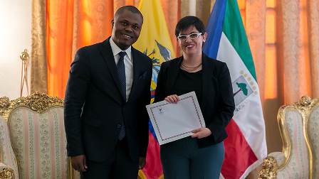 Cinco Embajadores presentan Copias de Cartas Credenciales en Quito
