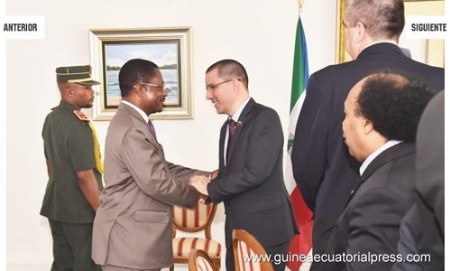 Obama Asue recibe a una delegación de la República Bolivariana de Venezuela