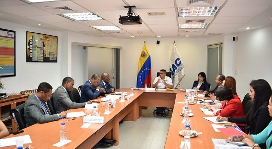Delegación de Guinea Ecuatorial sostuvo encuentro con autoridad aeronáutica venezolana