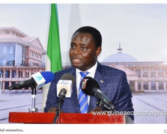 Rueda de prensa de Eugenio Nze Obiang sobre la segunda sesión del Consejo de Ministros