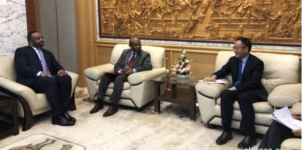 El Ministro Delegado de Asuntos Exteriores se reúne con su homólogo chino