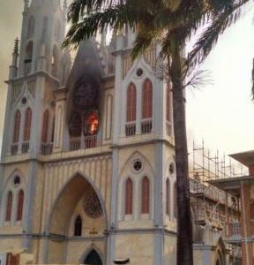 La Iglesia Catedral de Malabo afectada por un incendio