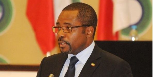 Guinea Ecuatorial firma los primeros contratos mineros en la historia del país