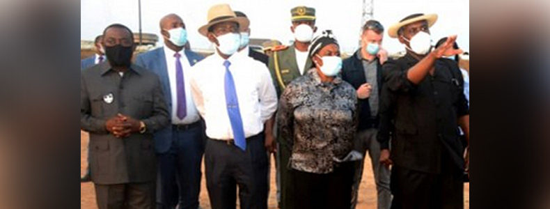 La Pareja Presidencial visita las ruinas del Cuartel Militar de Nkoantoma