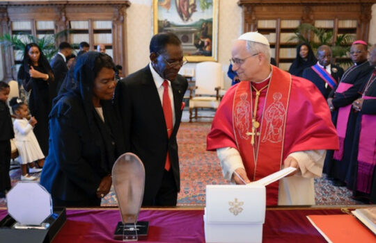 La Pareja Presidencial se reúne con el Papa León XIV y el Secretario de Estado en el Vaticano