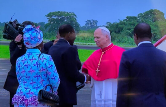 El Papa León XIV llega a Guinea Ecuatorial en una visita histórica