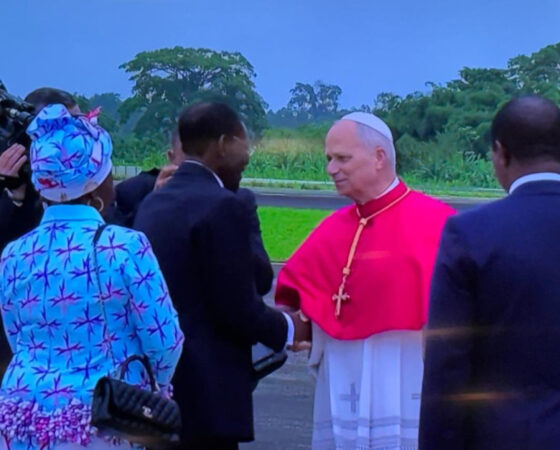 El Papa León XIV llega a Guinea Ecuatorial en una visita histórica